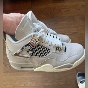 Jordan 4 Retro Frozen Moments